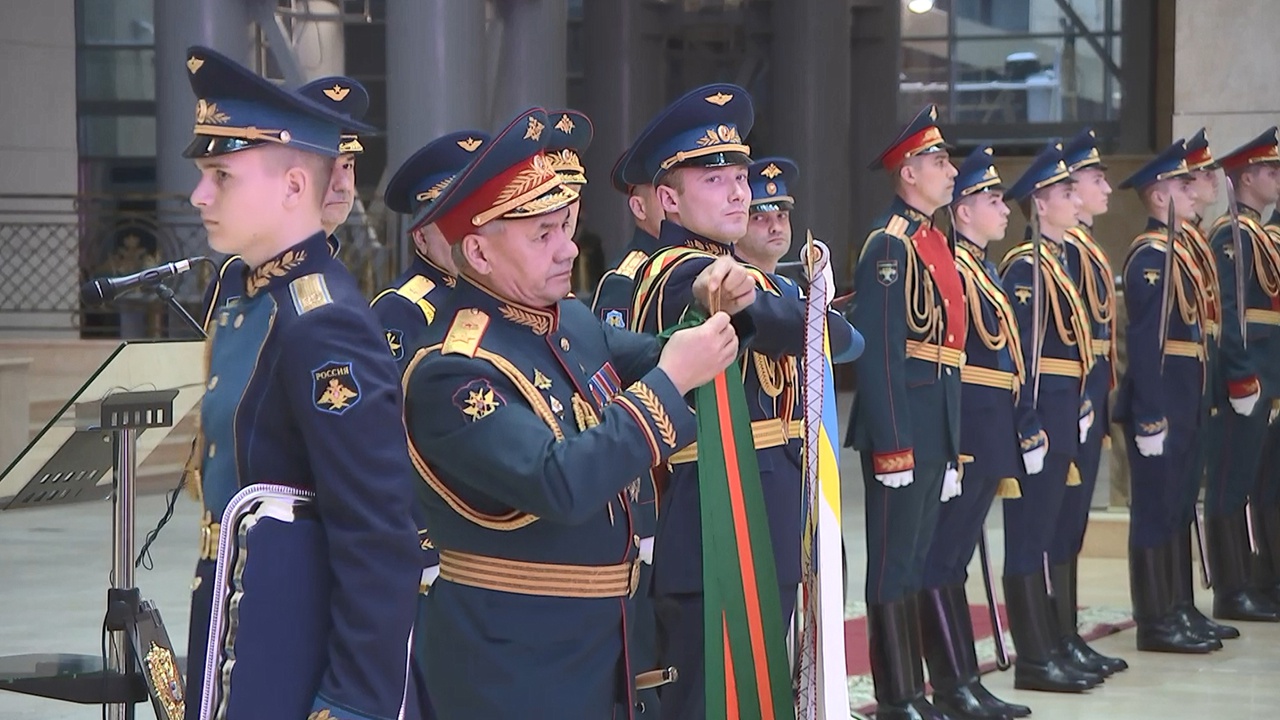 Фото шойгу с орденом андрея первозванного