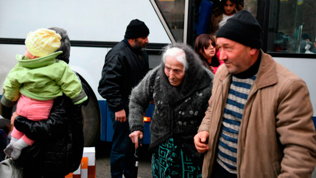 В Карабах вернулись еще около 100 беженцев В Карабах вернулись еще около 100 беженцев