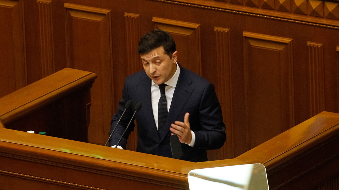 В Раде предположили, что Зеленский привился российской вакциной В Раде предположили, что Зеленский привился российской вакциной