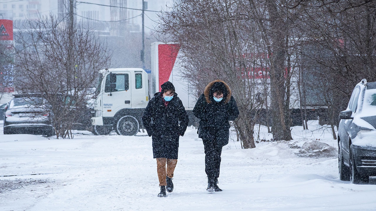 Похолодание передают. Снегопад. Похолодание. Россиян предупредили об аномальных холода. Метель в Татарстане.