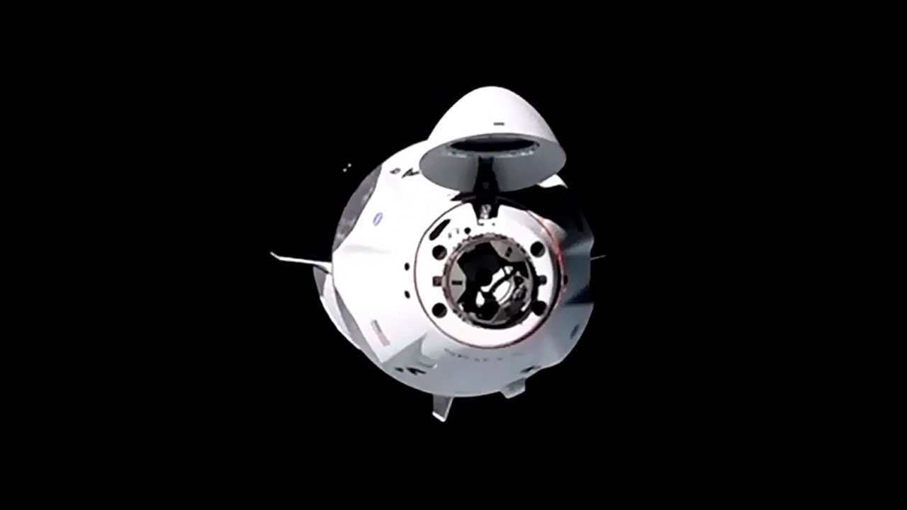 SpaceX запустит на орбиту корабль с полностью гражданским экипажем SpaceX запустит на орбиту корабль с полностью гражданским экипажем