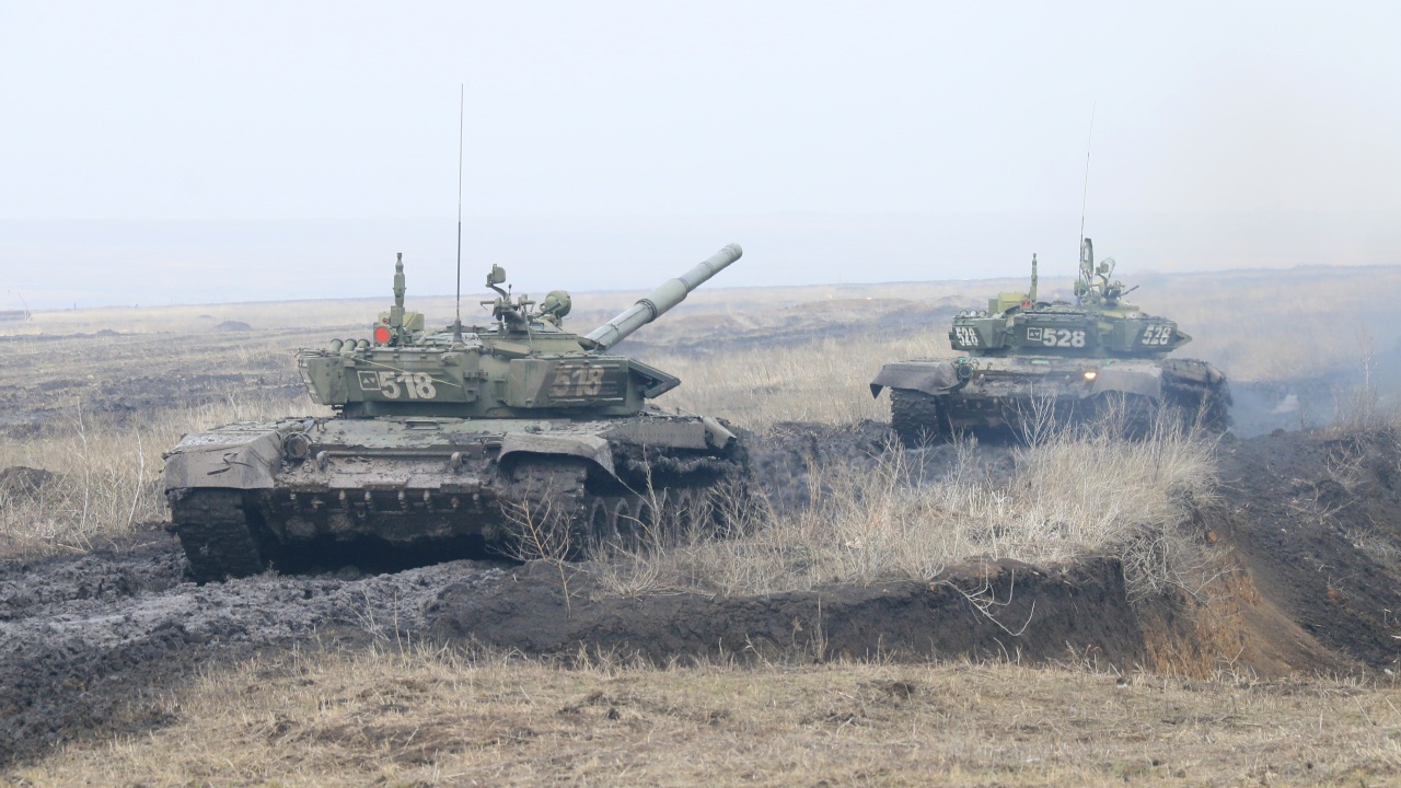 Кадамовский. Кадамовский полигон Ростовская область. Учения Кадамовский полигон РЭБ 2020. Т-72б Кадамовский полигон. Учения в ЮВО 2021 Кадамовский.