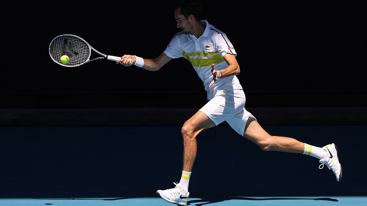 Теннисист Медведев вышел в полуфинал Australian Open