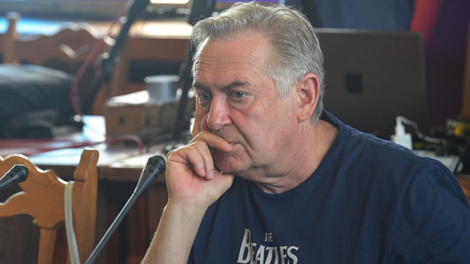 Стоянов раскритиковал раскрывшую зарплаты актеров звезду «Ворониных» Стоянов раскритиковал раскрывшую зарплаты актеров звезду «Ворониных»