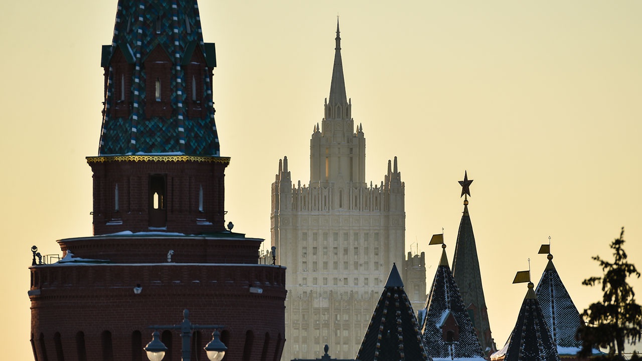 «Не играйте с огнем»: Захарова назвала санкции США агрессией по отношению к РФ