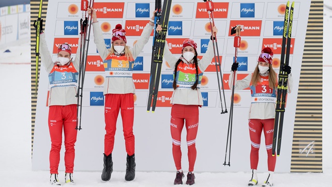 Россиянки взяли серебро в эстафете на чемпионате мира - 2021 по лыжным гонкам Россиянки взяли серебро в эстафете на чемпионате мира - 2021 по лыжным гонкам