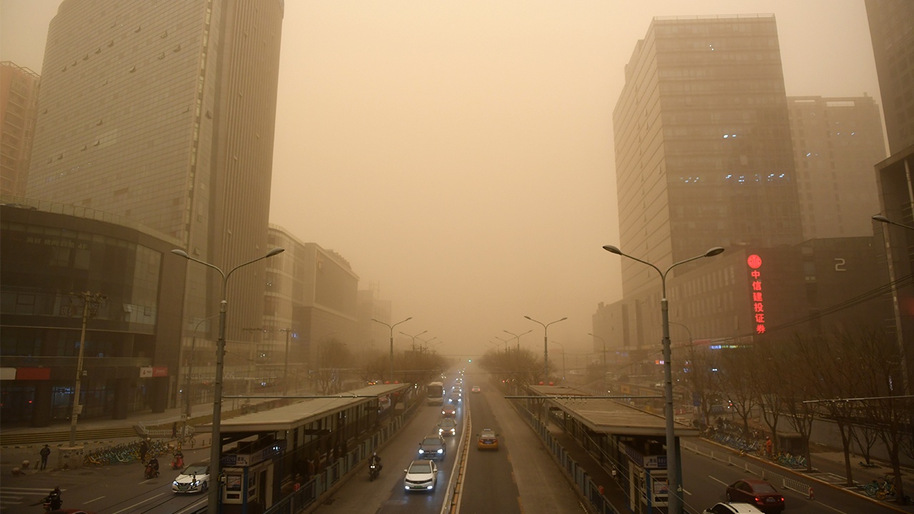Катаклизмы на март 2024. Песчаная буря в Пекине. Пыльные бури в Китае. Пылевая буря Пекин. Харбин Песчаная буря.