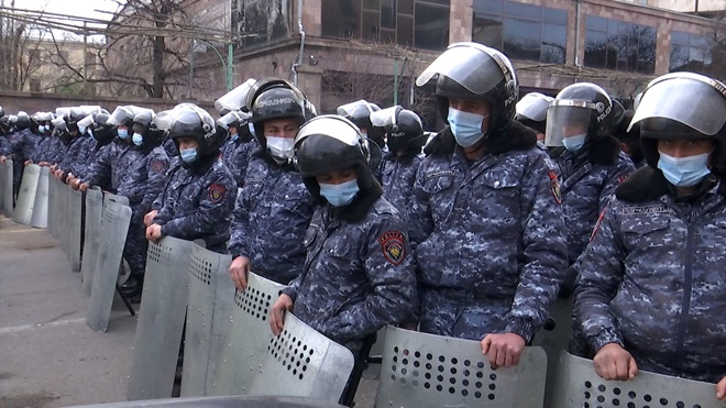В Армении отменили военное положение В Армении отменили военное положение