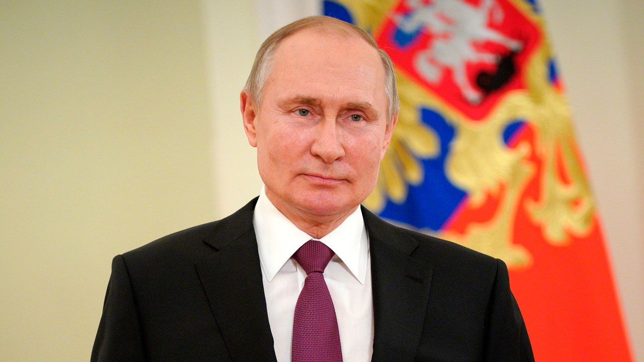 «Прочный задел на пути к Олимпиадам»: Путин поздравил российских фигуристок с победой на ЧМ 