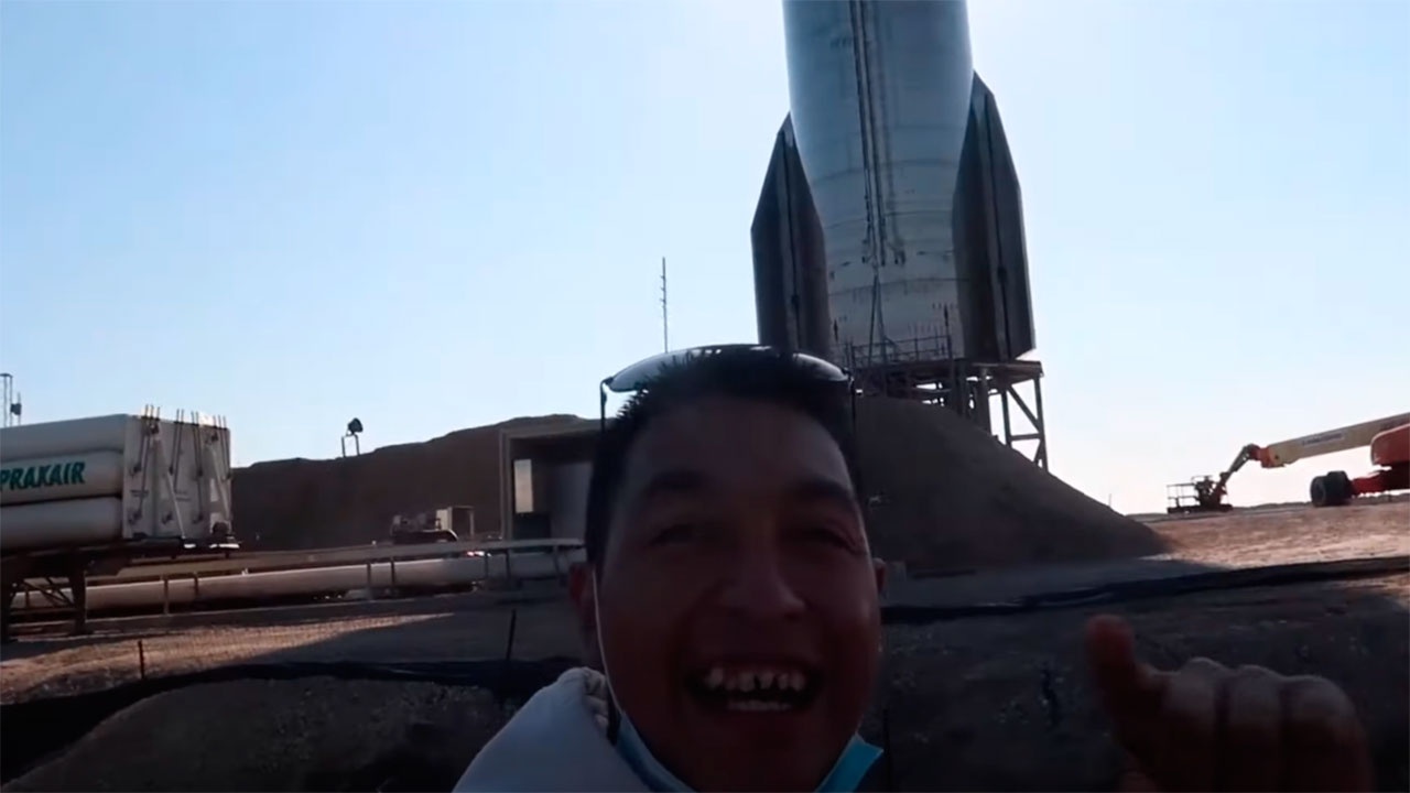 Блогер незаконно проник на полигон SpaceX и решил «покуражиться»: кадры с места события