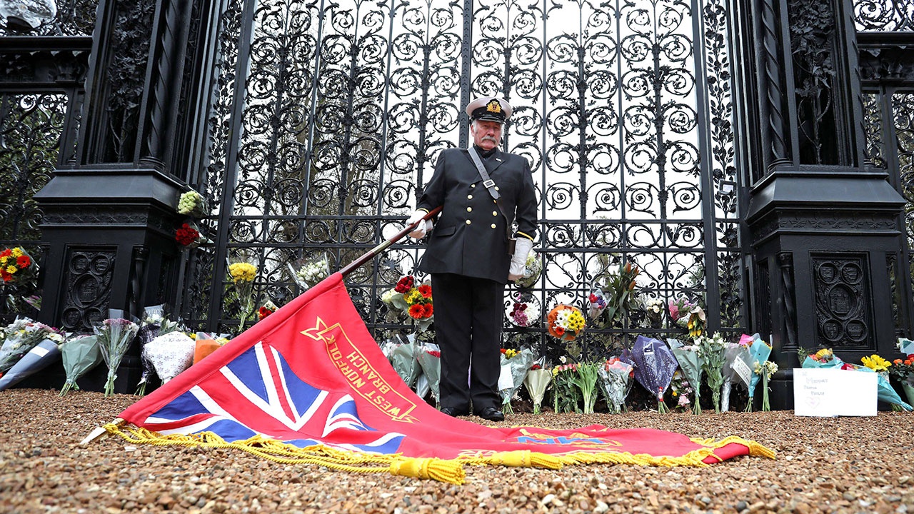 В Букингемском дворце официально назвали дату похорон принца Филиппа