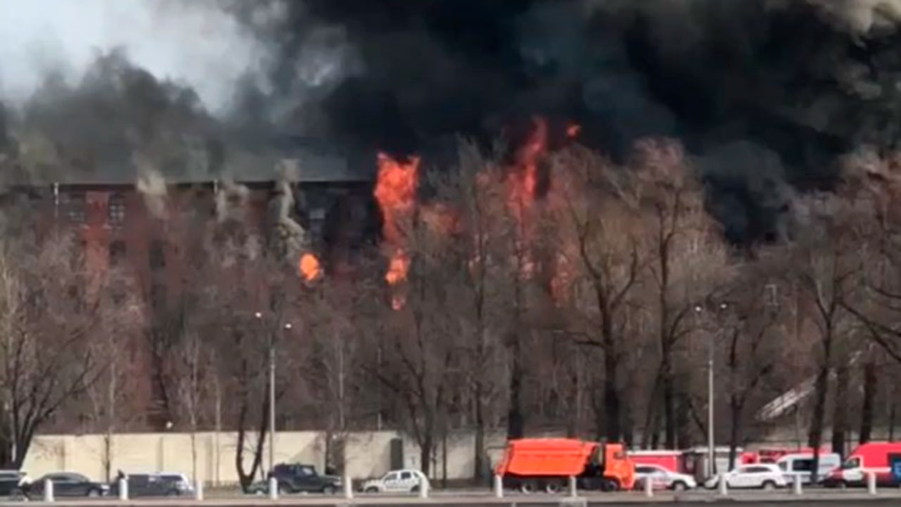 В Санкт-Петербурге загорелась фабрика «Невская мануфактура ...