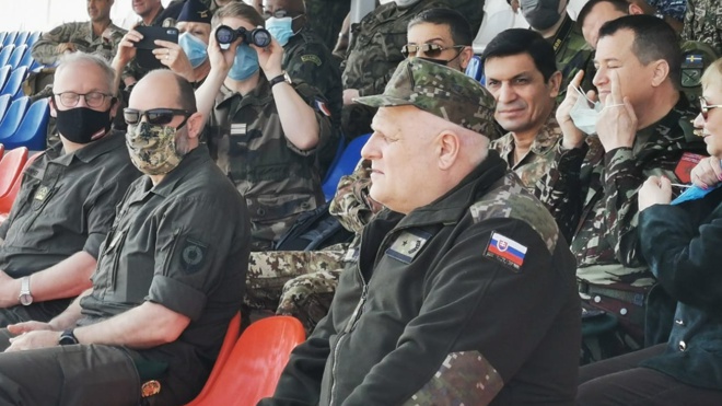 Увидеть «Триумф» в деле: иностранным военным атташе продемонстрировали возможности С-400 на полигоне под Астраханью Увидеть «Триумф» в деле: иностранным военным атташе продемонстрировали возможности С-400 на полигоне под Астраханью