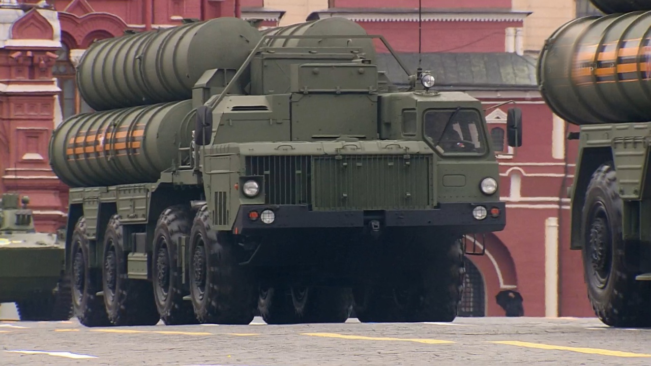 Пусковые установки ЗРС С-400<figcaption class=