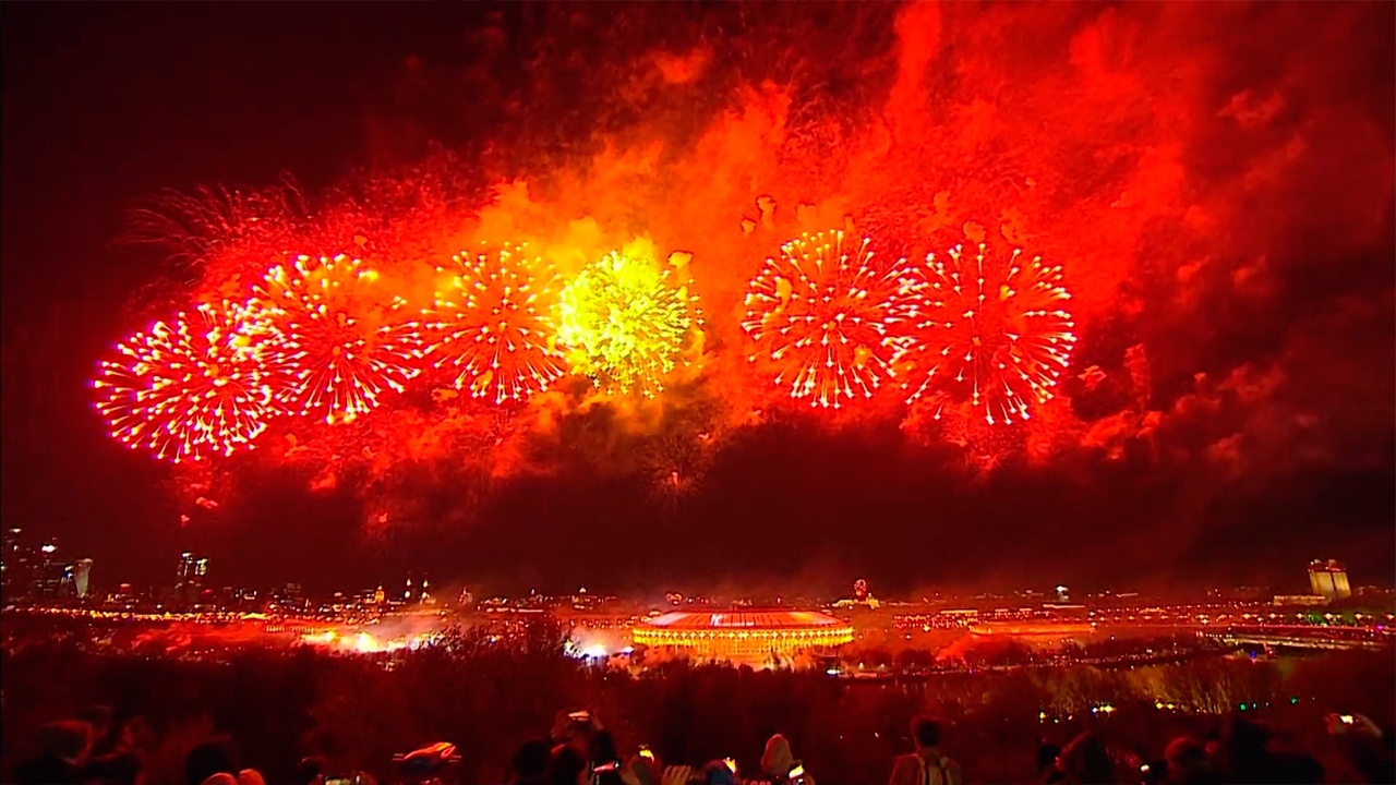 транслировать на салют тв. салют по телевизору. салют тв кнопки управления.