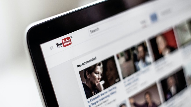YouTube будет вставлять рекламу во все видео YouTube будет вставлять рекламу во все видео