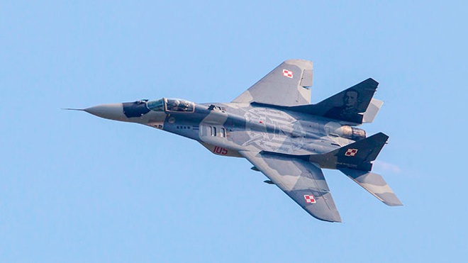 Польский МиГ-29 ошибочно обстрелял летевший с ним в паре истребитель Польский МиГ-29 ошибочно обстрелял летевший с ним в паре истребитель