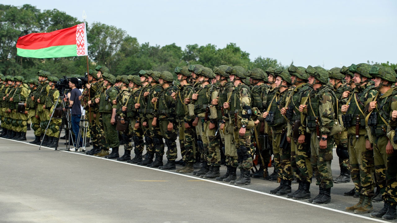 Белорусские десантники прибыли в РФ на учения «Славянское братство»
