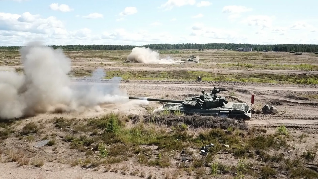 Маневры видео. Грохот танков. Грохочут танки рвутся мины.