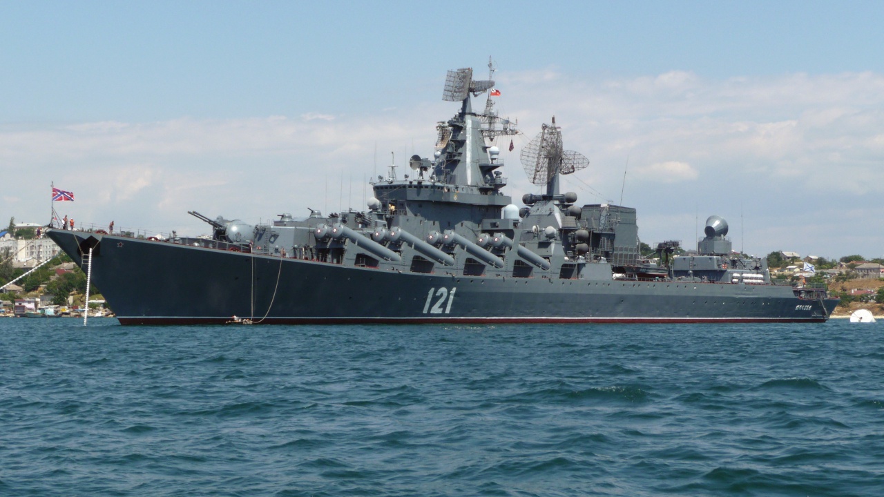 Крейсер «Москва» и фрегат «Адмирал Эссен» идут в Средиземное море 