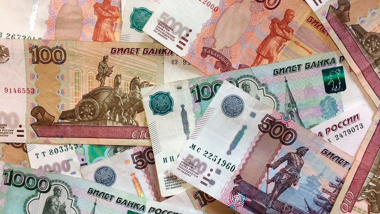 Путин подписал закон о защите минимального дохода россиян  
