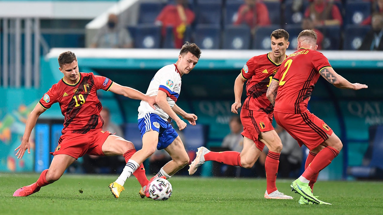 Спортивные игры европы. Станислав Черчесов евро 2020. Сборная России проиграла Бельгии. Сборная России по футболу Бельгия. Сборная России по футболу евро 2020.