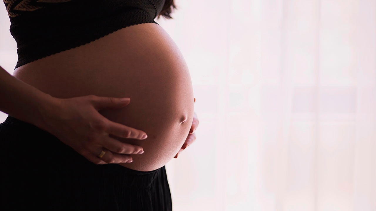 С 1 июля в РФ начнут выплачивать новые пособия родителям-одиночкам и беременным