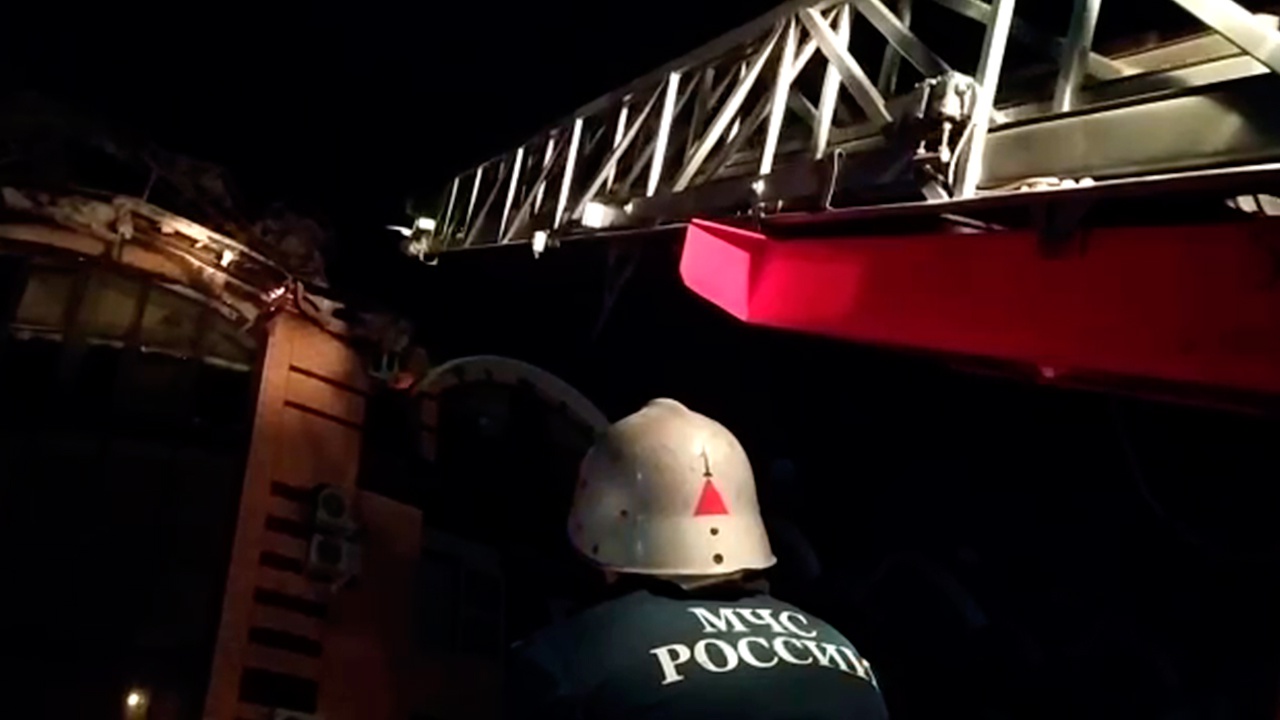 Эвакуировано сто человек: опубликовано видео пожара в жилом доме в Горячем Ключе - Vimarsana News