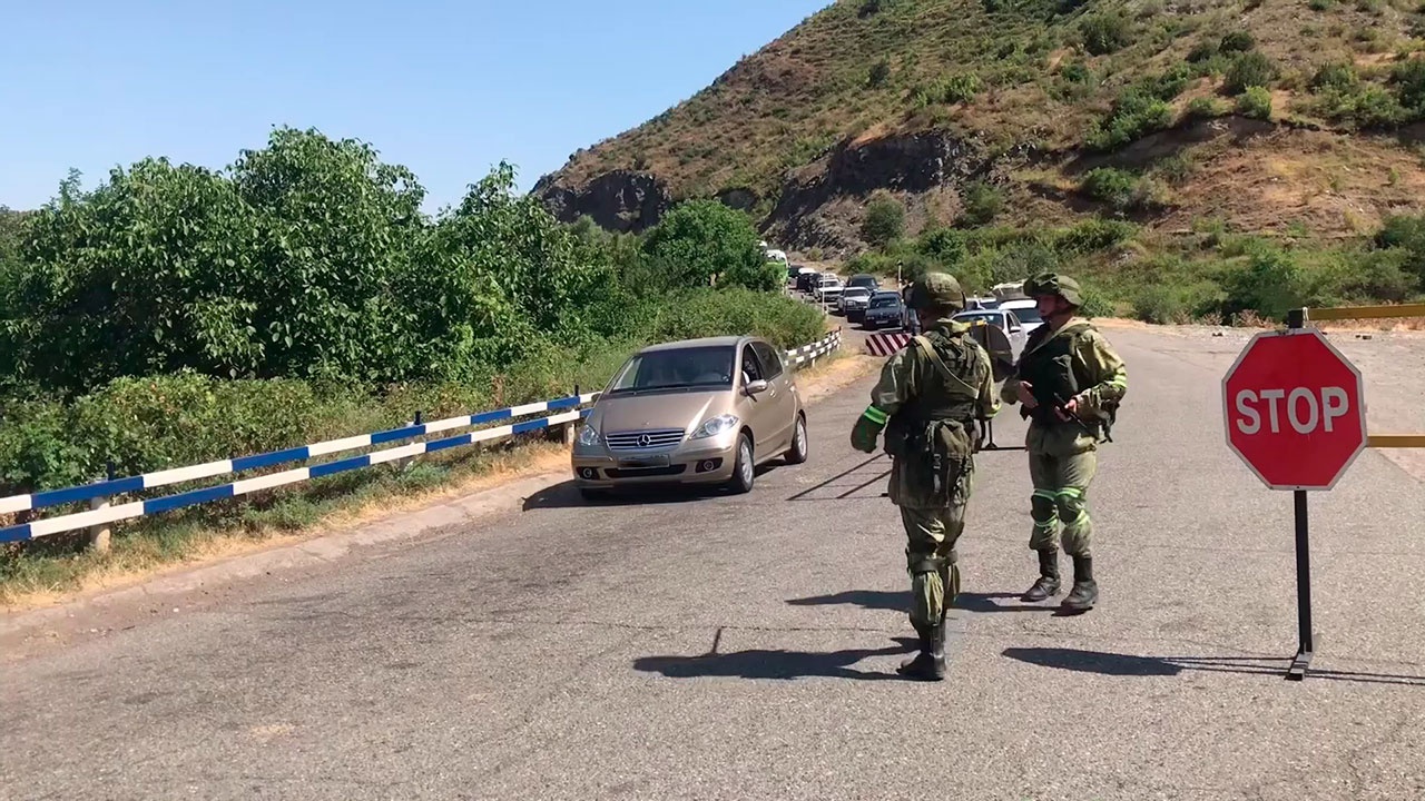 «Ворота в Карабах»: как миротворцы РФ обеспечивают безопасность движения через Лачинский коридор - Vimarsana News