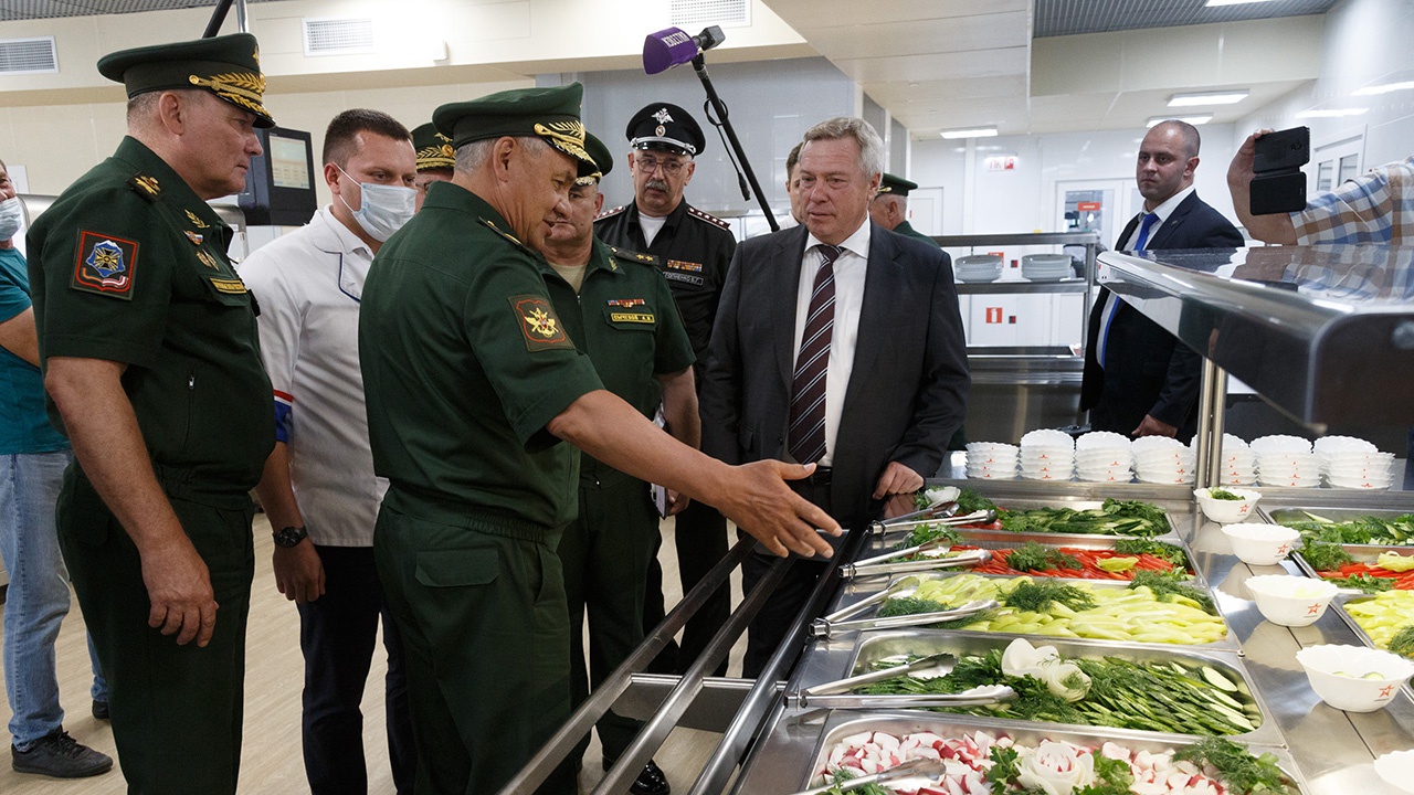 Шойгу в столовой Ростовской области