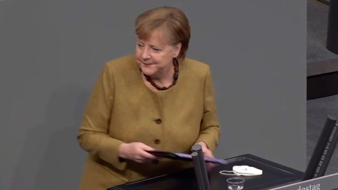 Merkel Rasskazala Kakim Budet Ee Pervyj Den Posle Uhoda S Posta Kanclera Trk Zvezda Novosti 15 07 2021 [ 371 x 660 Pixel ]