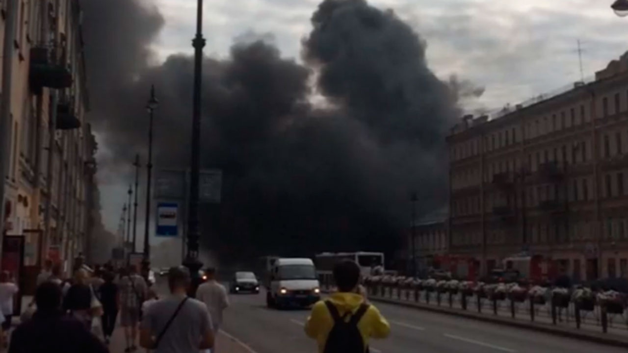Пожар в питере вб. Пожар в Санкт-Петербурге на Лиговском проспекте сейчас. Пожар на Лиговском проспекте сейчас в Питере. Пожар в Санкт-Петербурге на Лиговском проспекте 25 июля. Пожар на Лиговском проспекте д. 44.