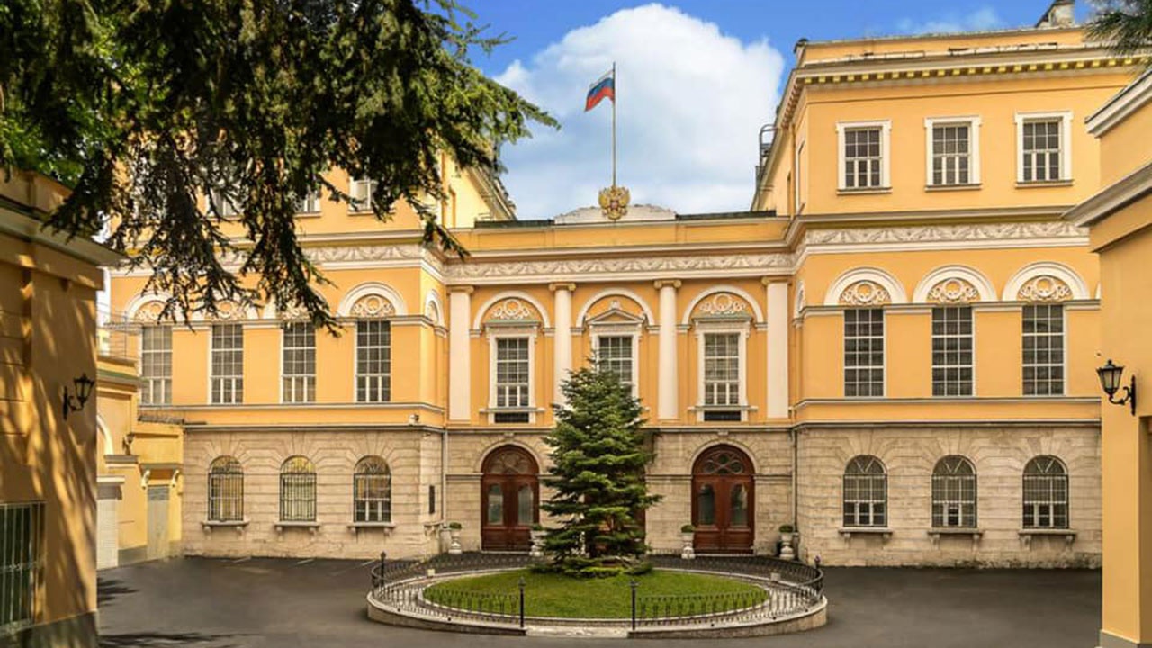 Генконсульство РФ в Стамбуле опровергло сообщение о пожаре в здании Генконсульство РФ в Стамбуле опровергло сообщение о пожаре в здании