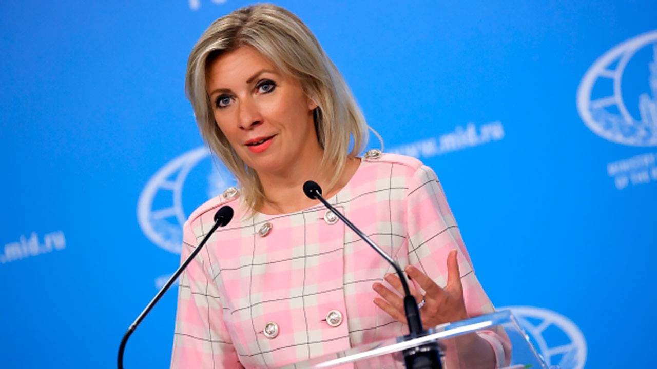 Захарова раскритиковала слова главы МИД Франции о неонацизме на Украине