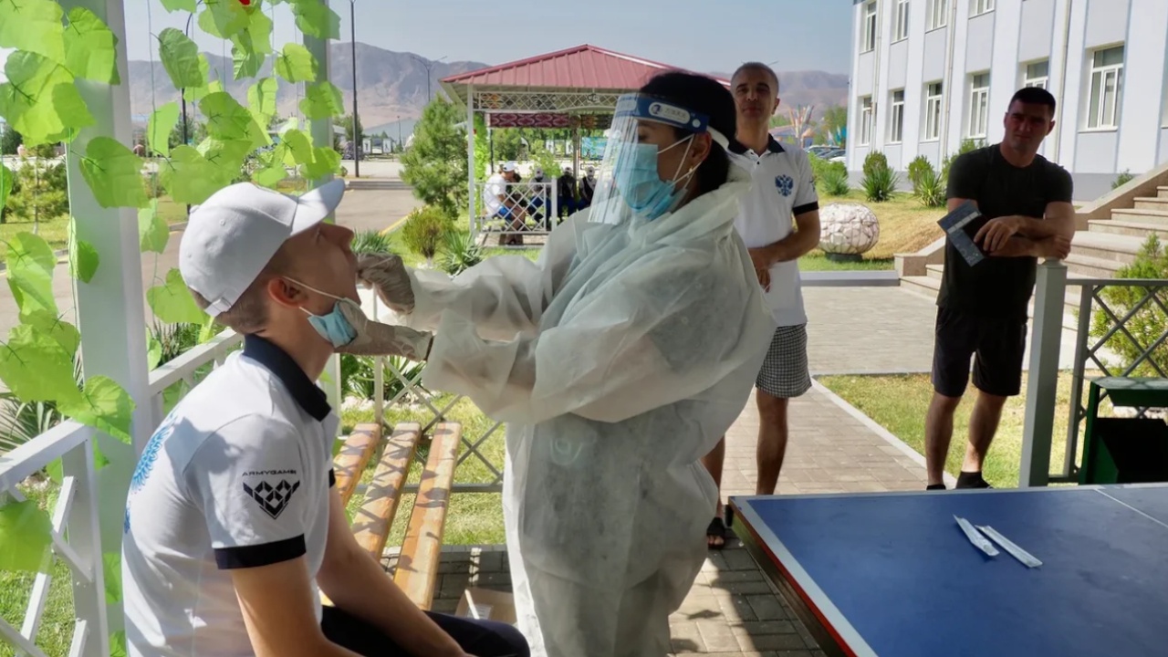 Здоровье под контролем: участники АрМИ в Узбекистане сдают тесты на COVID-19