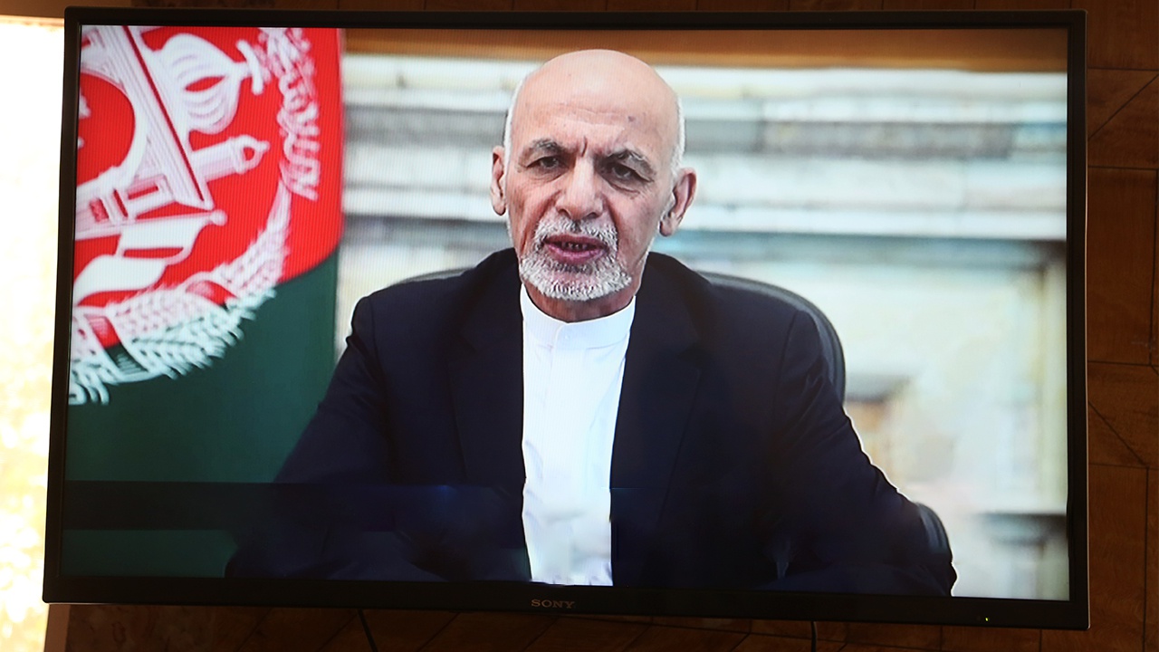 Президент Афганистана объяснил, почему уехал из страны