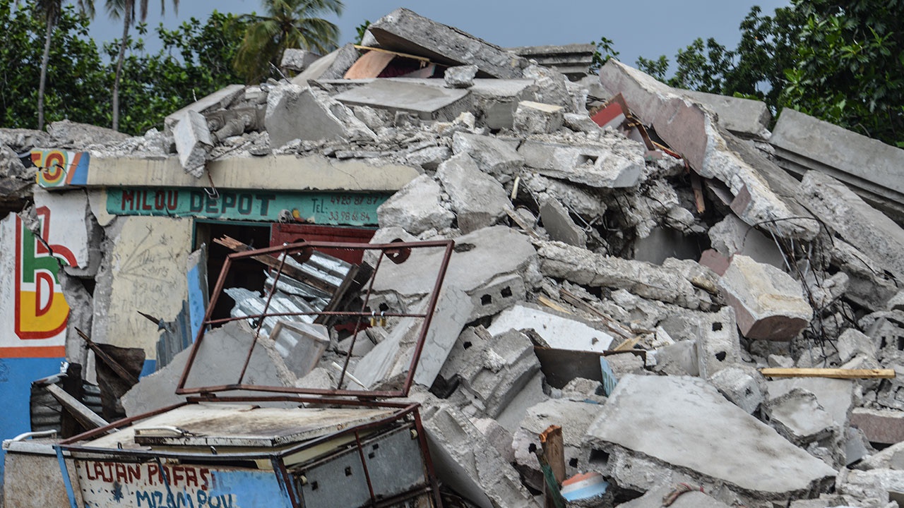 Число погибших в результате землетрясения в Гаити возросло до 1941