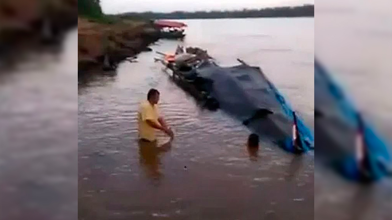 СМИ: до 70 человек утонули из-за столкновения лодки и баржи в Перу