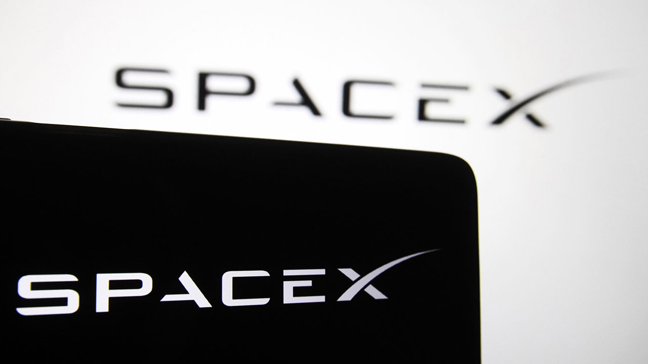 Потомки Сергея Королева посетили завод SpaceX по приглашению Маска