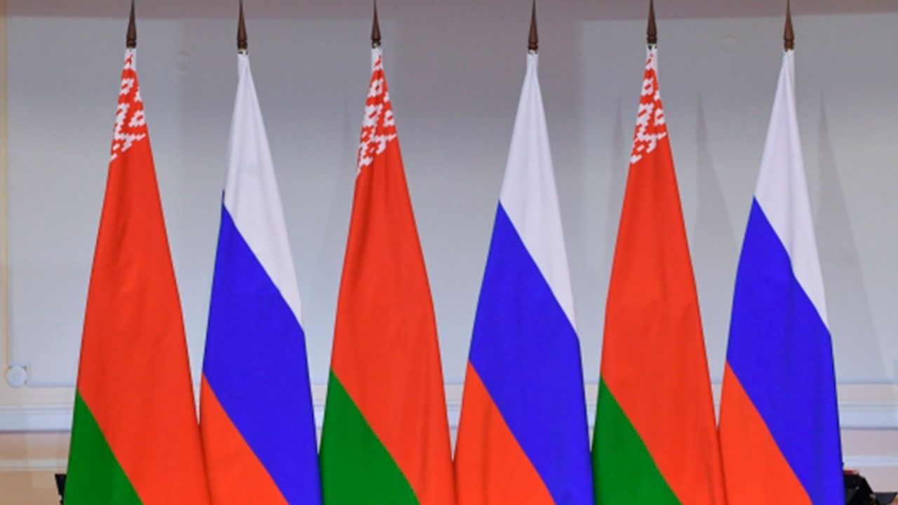Песков оценил возможность создания парламента РФ и Белоруссии