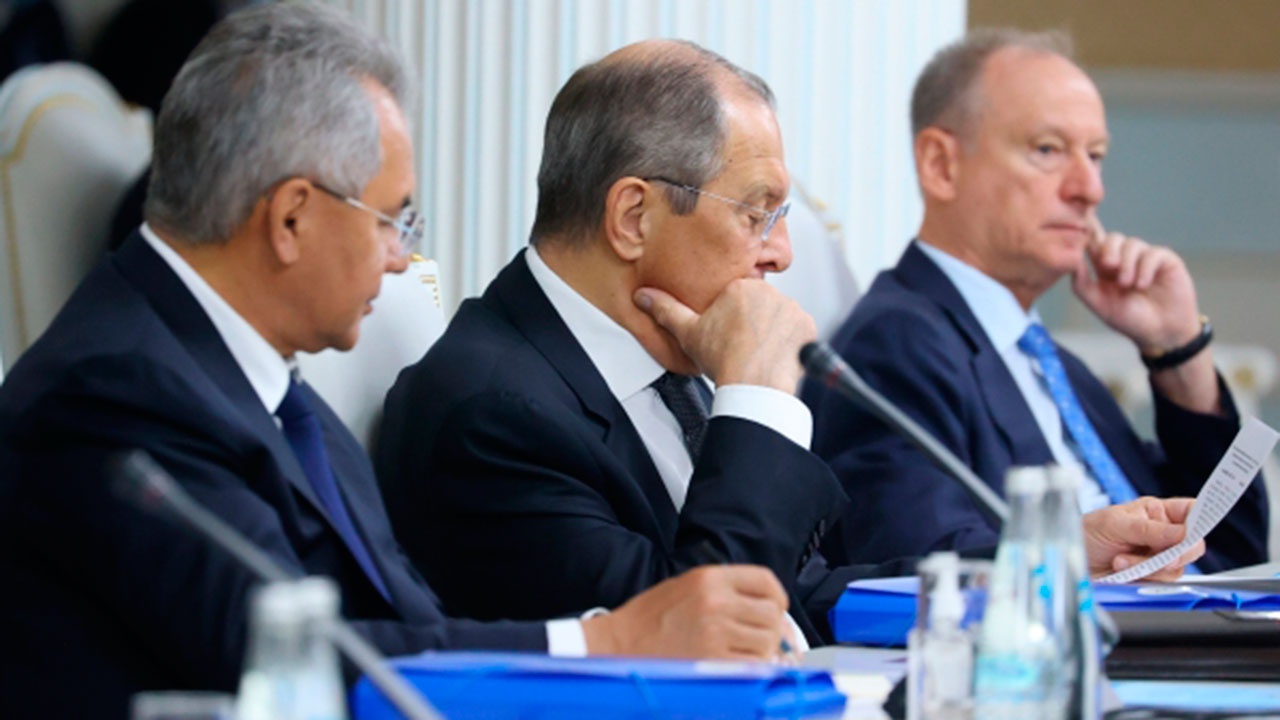 Лавров назвал серьезными данные о вмешательстве США в дела России Лавров назвал серьезными данные о вмешательстве США в дела России