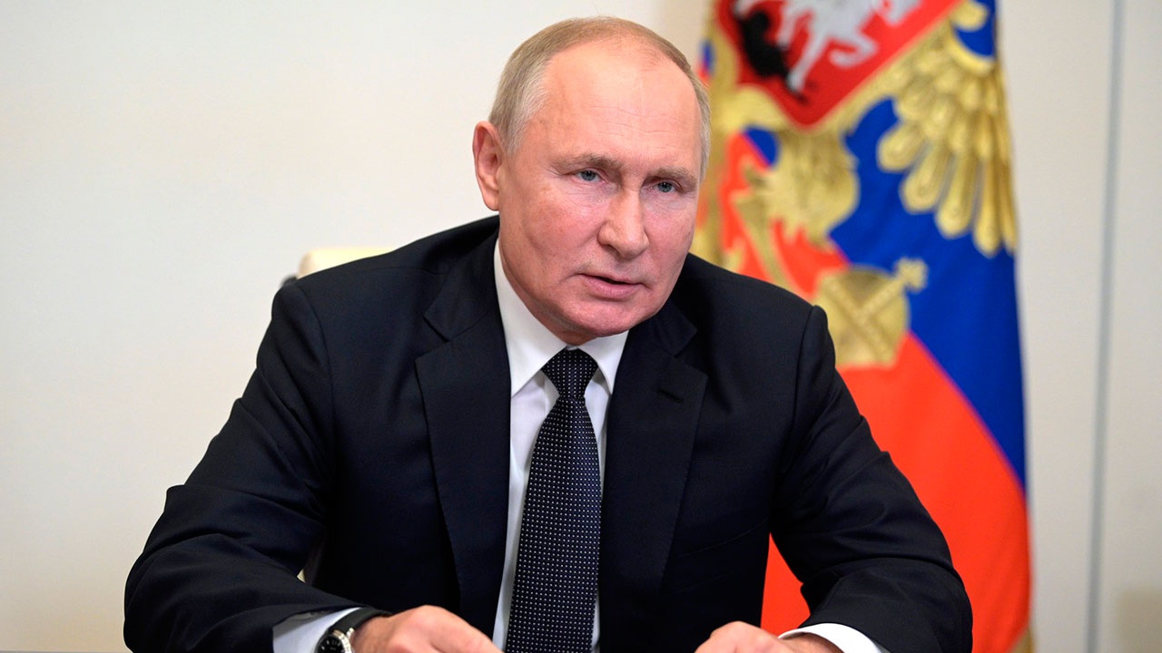Песков: Путин для голосования на выборах использовал телефон одного из помощников