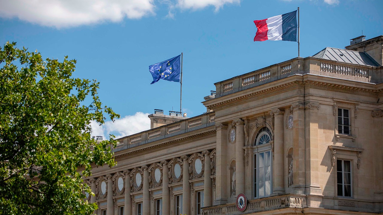 Глава МИД Франции рассказал о серьезном кризисе в отношениях Вашингтона и Парижа