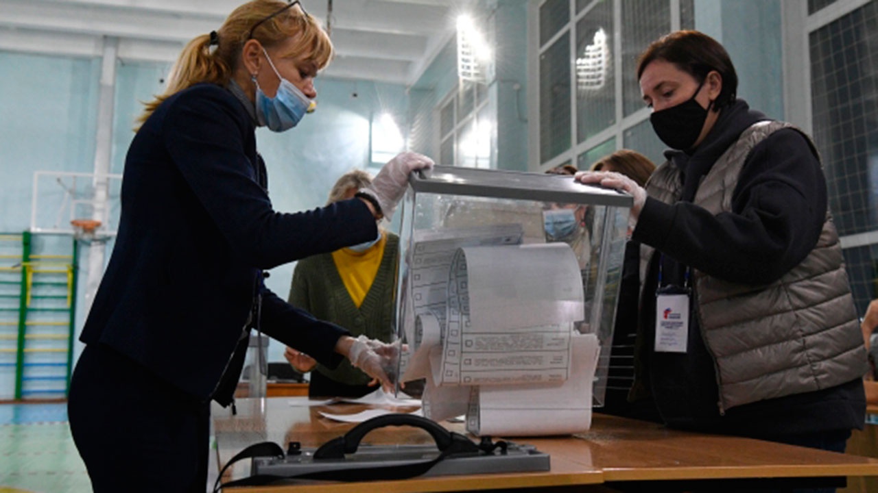 Участки для голосования на выборах в Госдуму закрылись в Москве и области