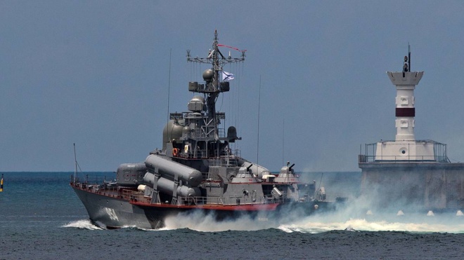 Корабли и подлодки ВМФ РФ вышли на учения в Черном море Корабли и подлодки ВМФ РФ вышли на учения в Черном море
