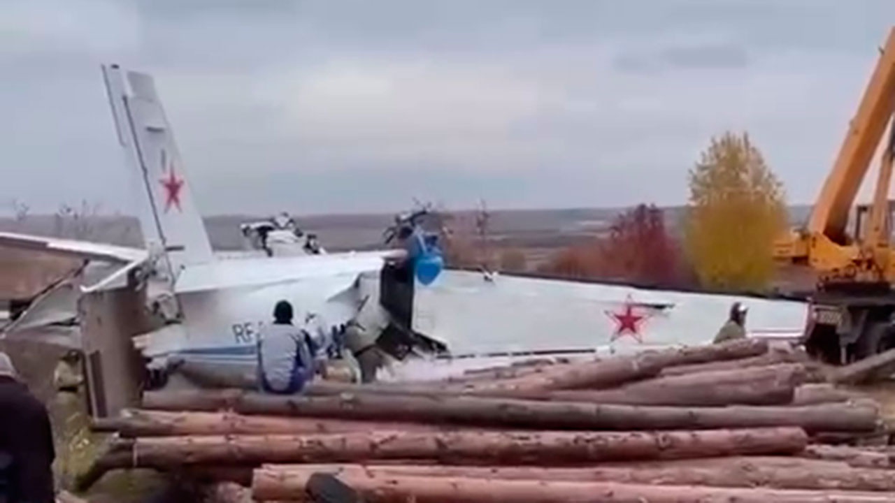 Сколько падали самолеты. Л-410 самолет. Катастрофа л410 в Мензелинске. Крушение самолета в Татарстане.