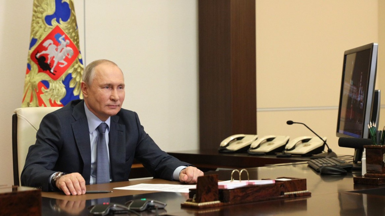 Путин проведет серию военных совещаний в Сочи 