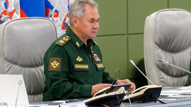 Шойгу ответил на призыв главы Минобороны ФРГ к НАТО о необходимости сдерживать РФ с использованием ядерного оружия Шойгу ответил на призыв главы Минобороны ФРГ к НАТО о необходимости сдерживать РФ с использованием ядерного оружия
