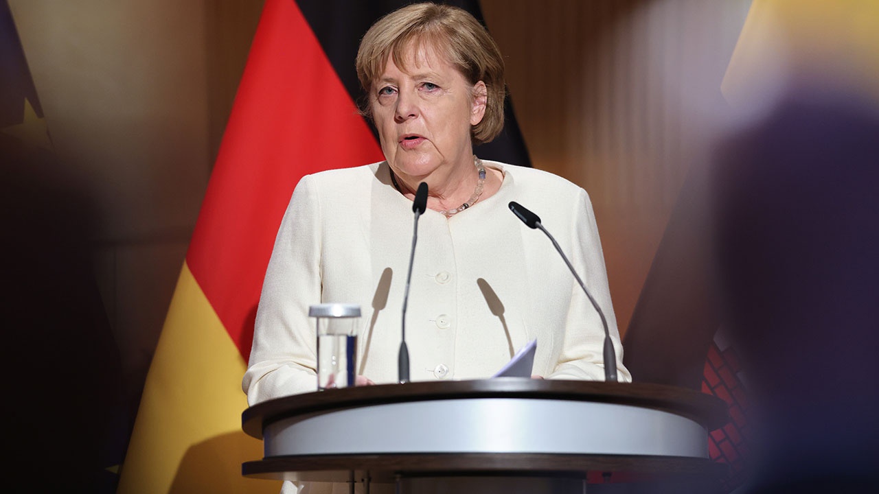 Меркель назвала самые кризисные периоды в годы ее канцлерства