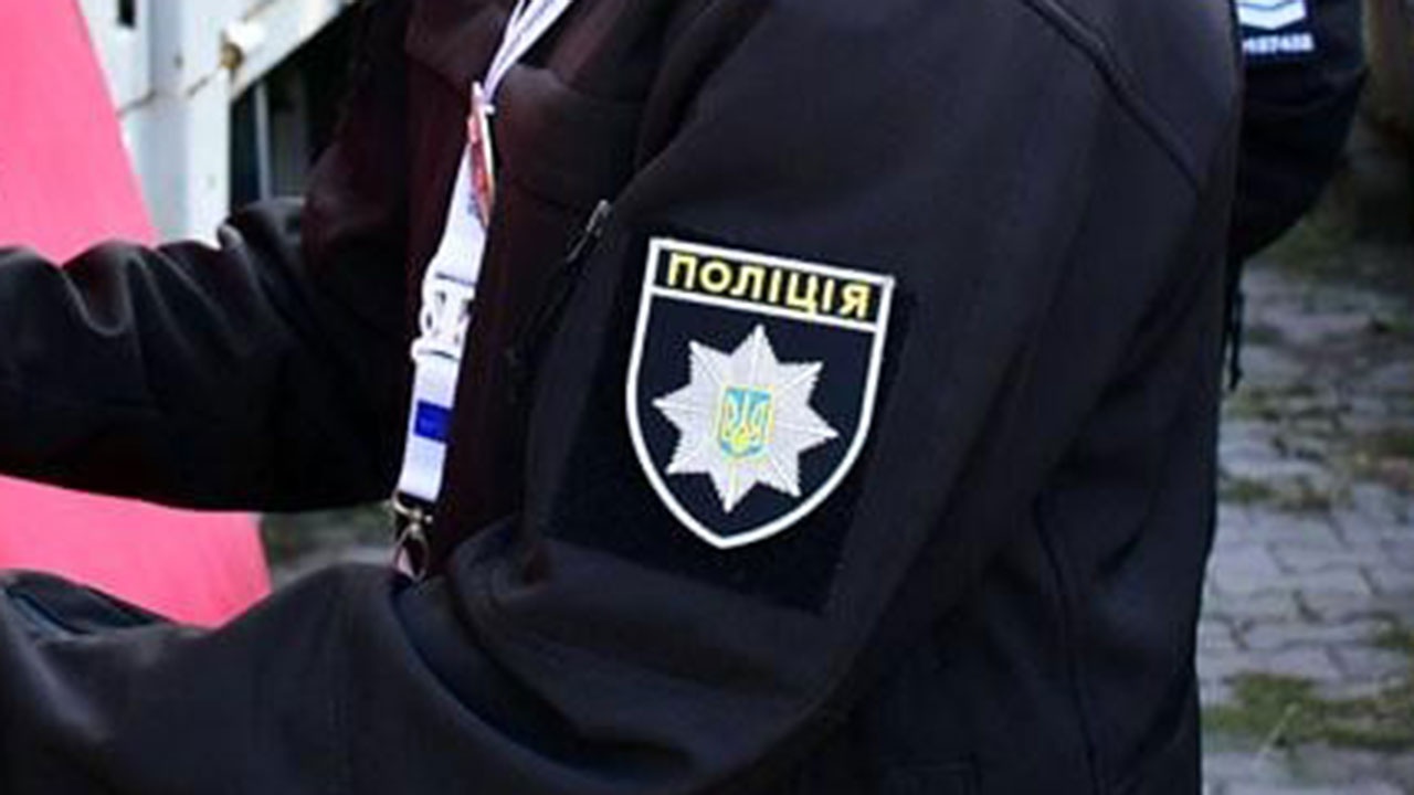 Радикалы напали на съемочную группу телеканала в украинских Сумах